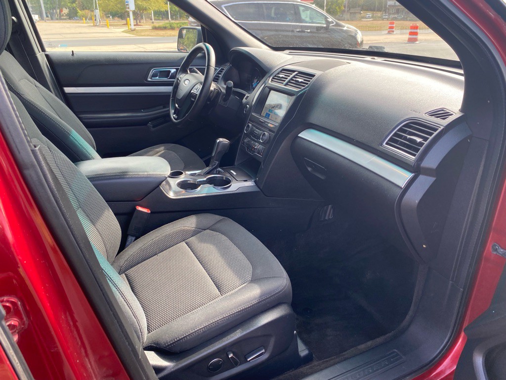 2017 Ford Explorer Image 7
