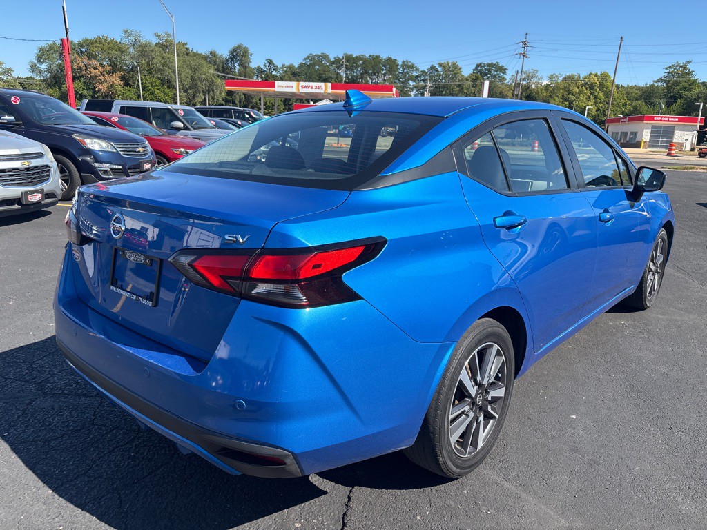 2021 Nissan Versa Image 4