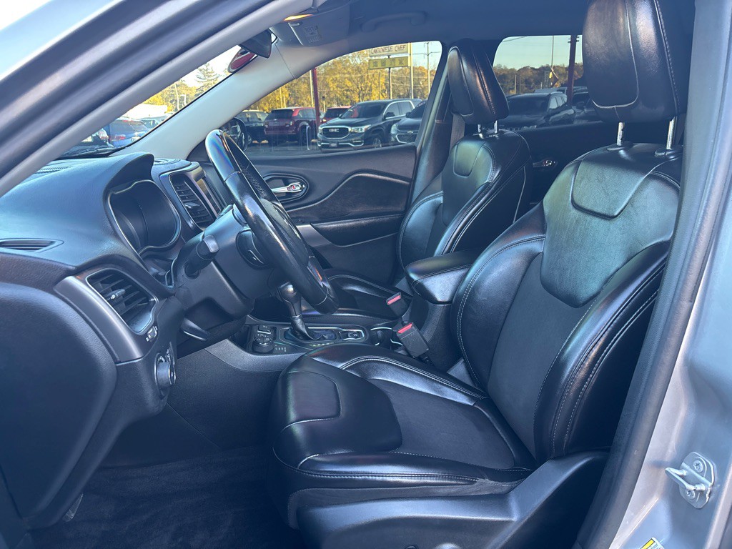 2019 Jeep Cherokee Image 5