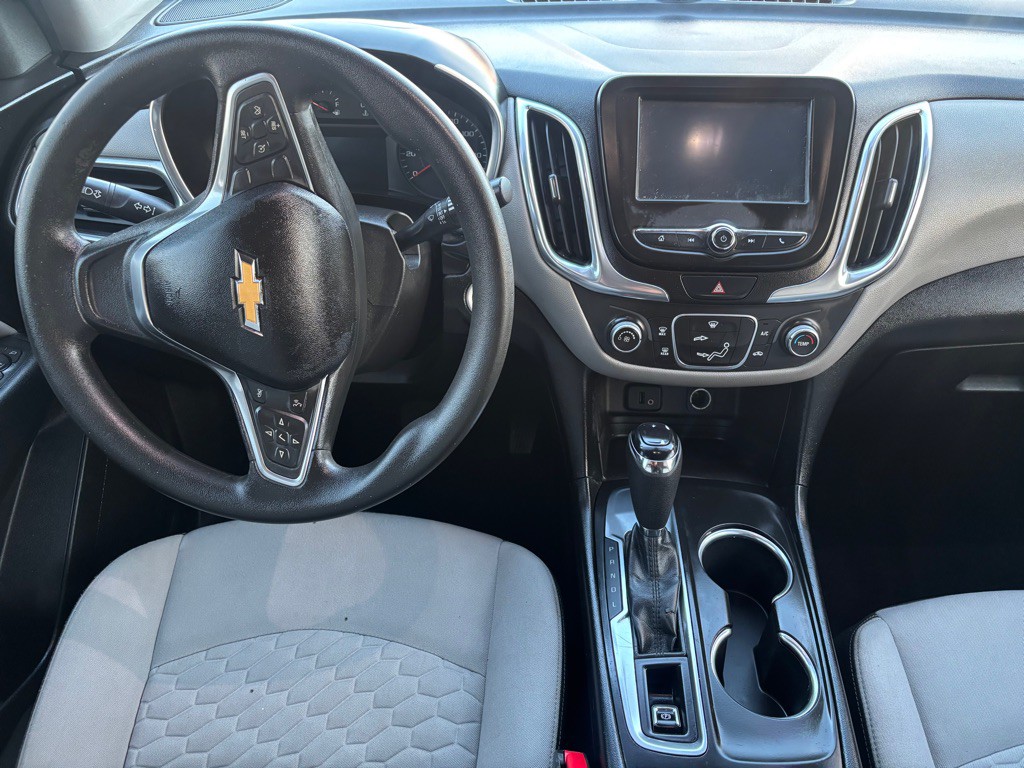 2018 Chevrolet Equinox Image 2