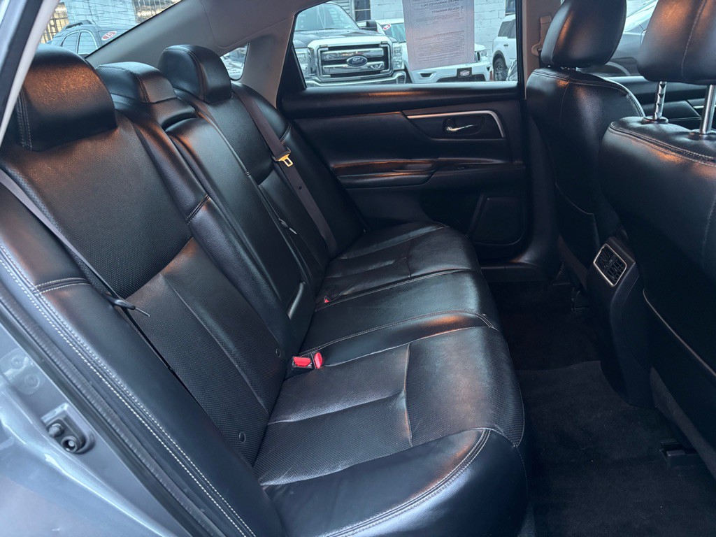 2018 Nissan Altima Image 9