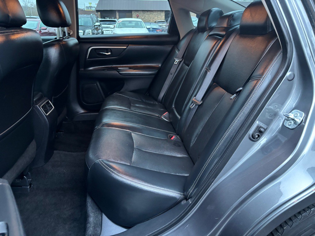 2018 Nissan Altima Image 10