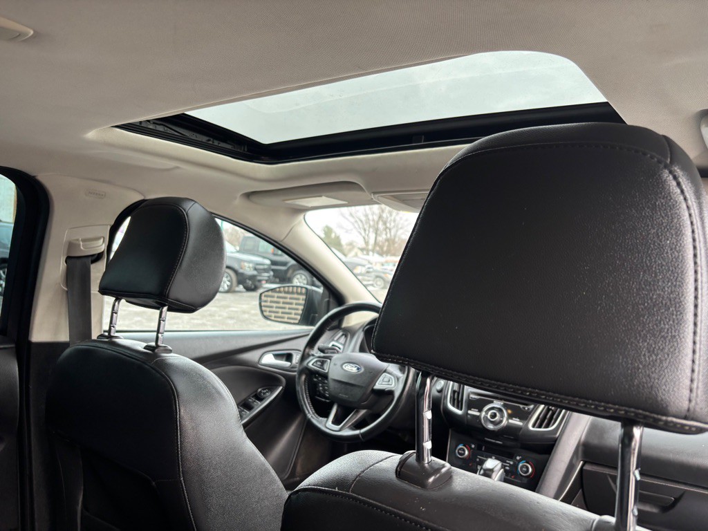 2015 Ford Focus Image 8