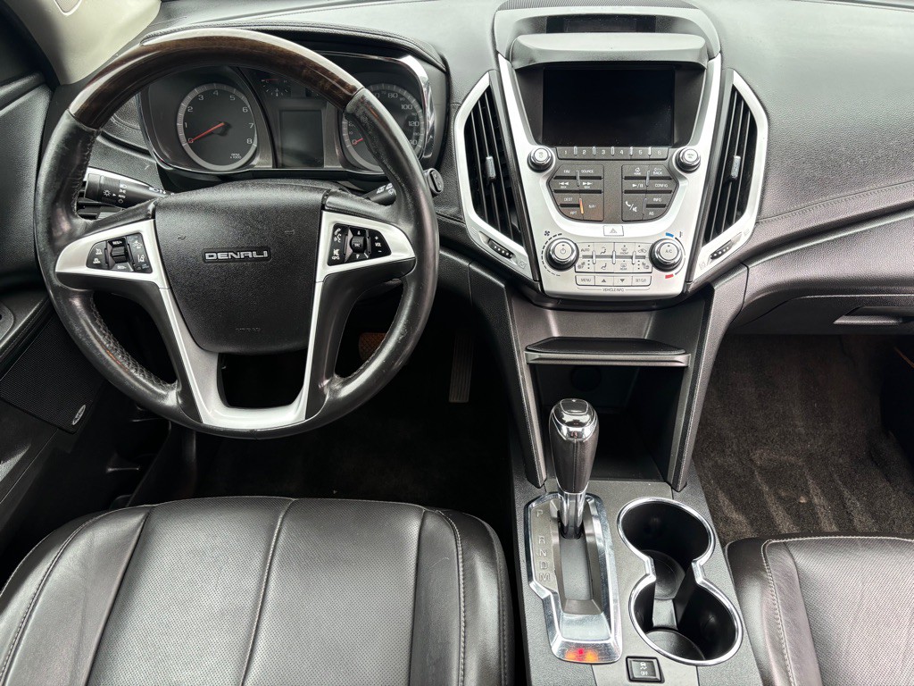 2016 GMC Terrain Image 2