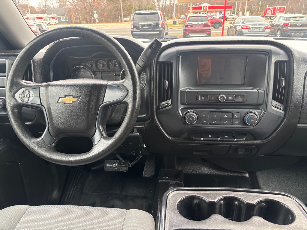 2018 Chevrolet Silverado 1500 Image 2