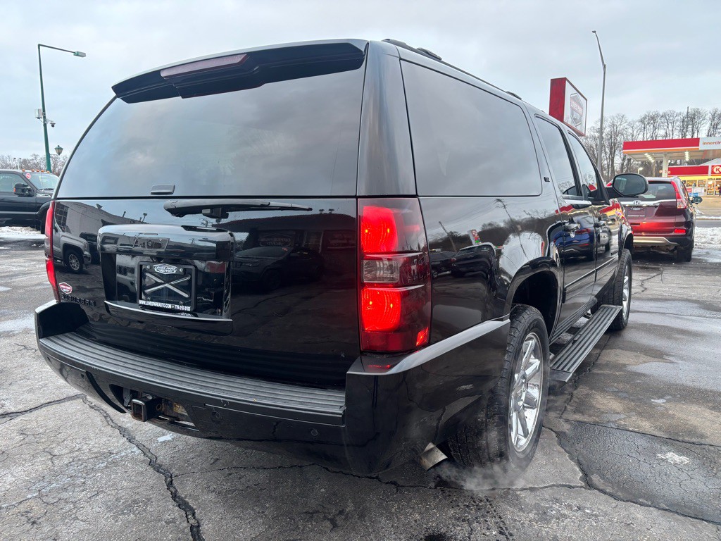 2013 Chevrolet Suburban Image 4