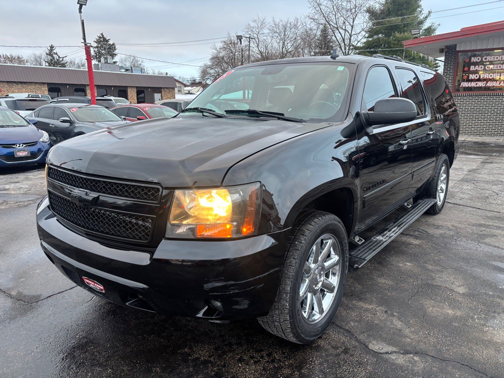 2013 Chevrolet Suburban Image 6
