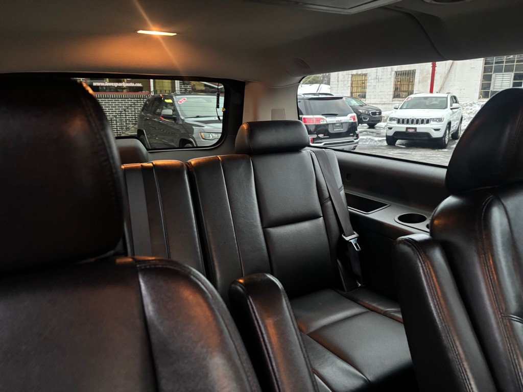 2013 Chevrolet Suburban Image 15