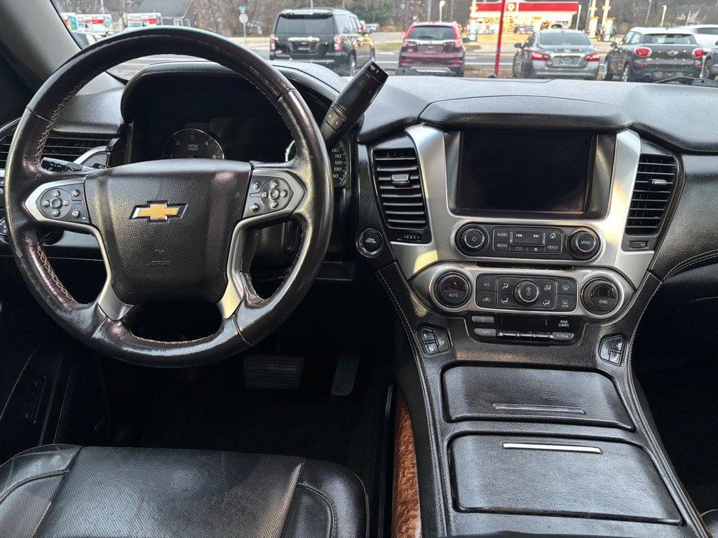 2017 Chevrolet Suburban Image 2