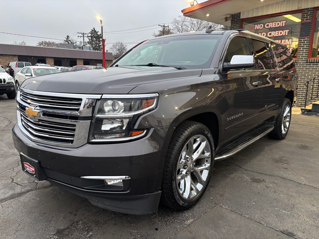 2017 Chevrolet Suburban Image 6