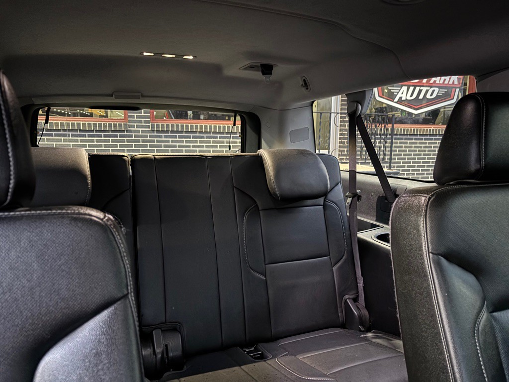 2017 Chevrolet Suburban Image 11