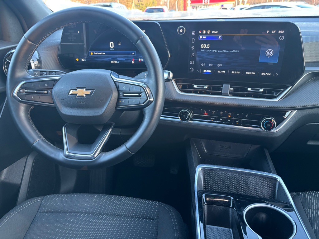 2025 Chevrolet Equinox Image 2