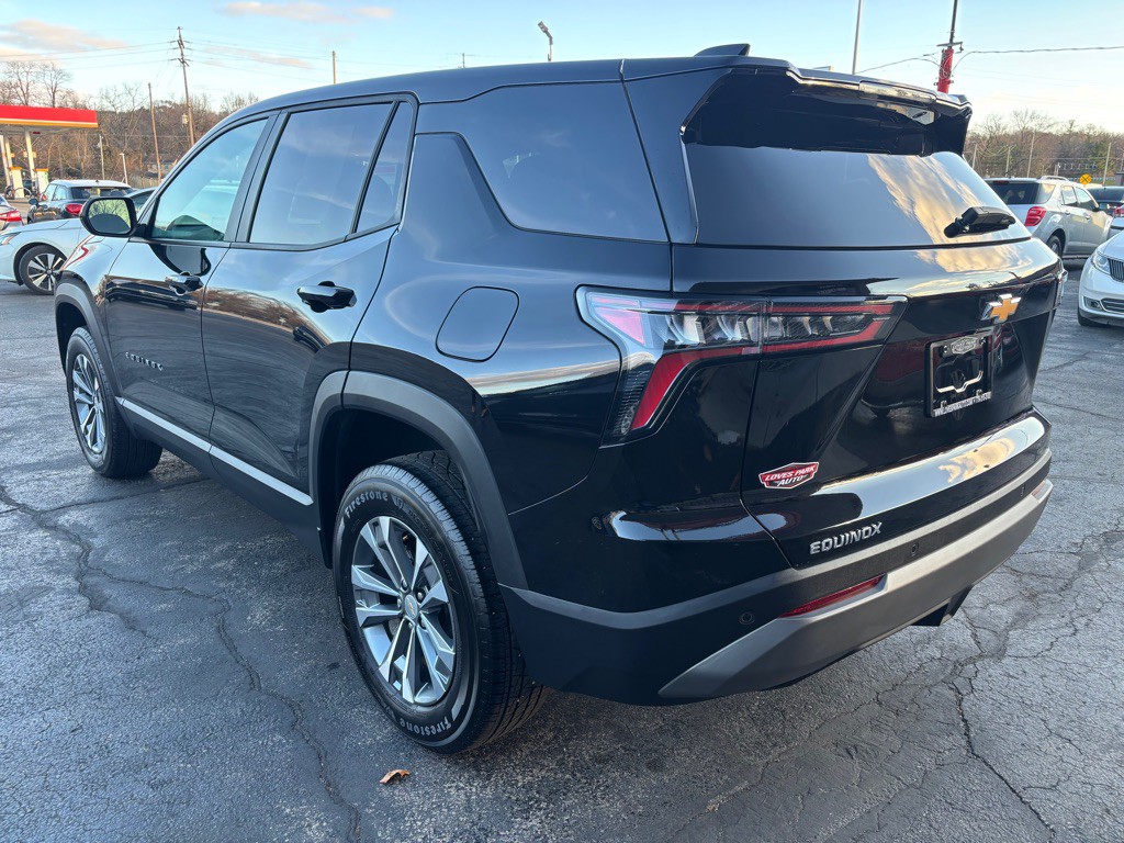 2025 Chevrolet Equinox Image 3
