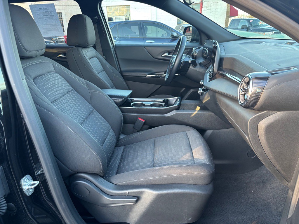 2025 Chevrolet Equinox Image 8