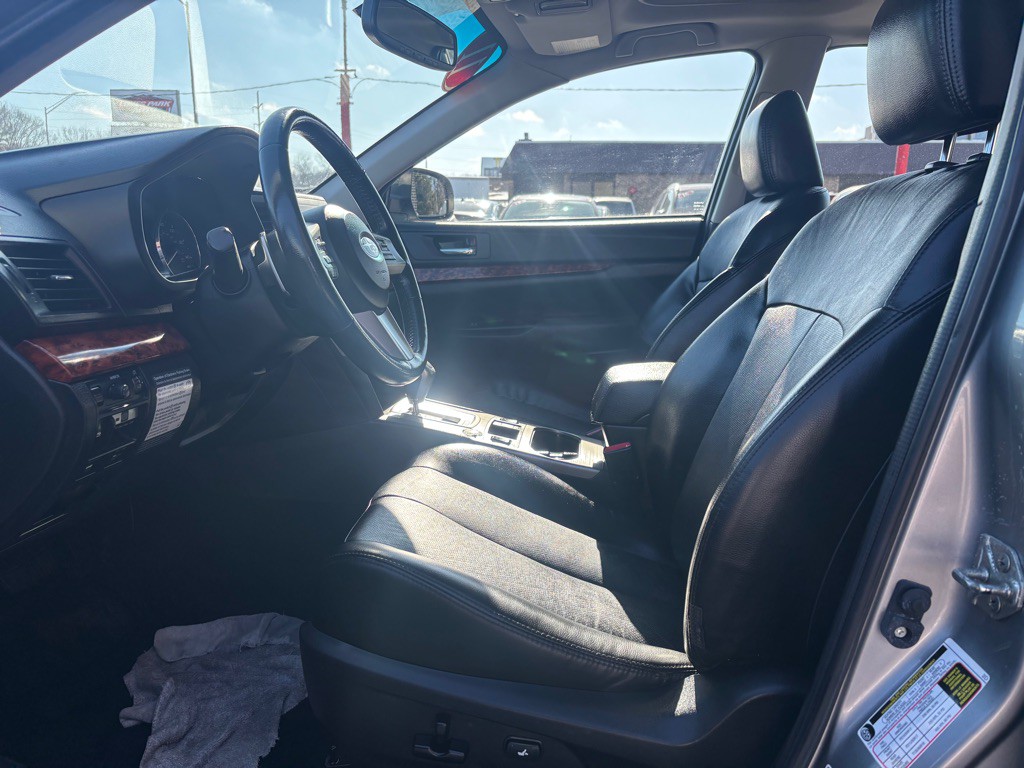 2011 Subaru Legacy Image 7