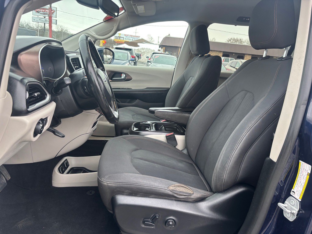 2019 Chrysler Pacifica Image 7