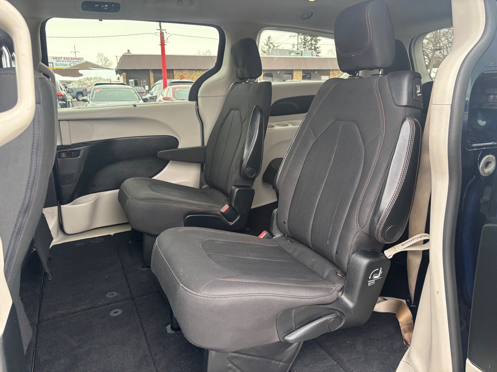 2019 Chrysler Pacifica Image 10