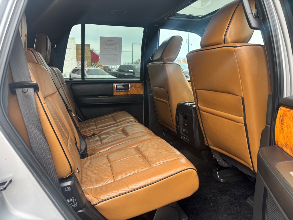 2011 Lincoln Navigator Image 12