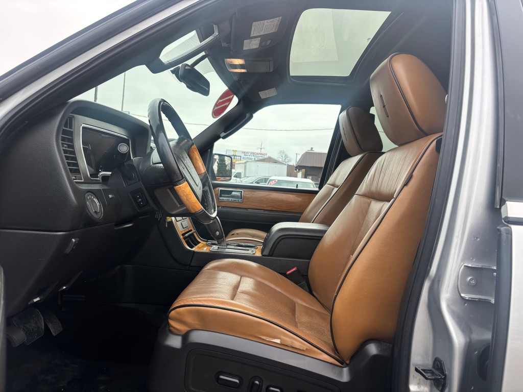 2011 Lincoln Navigator Image 7