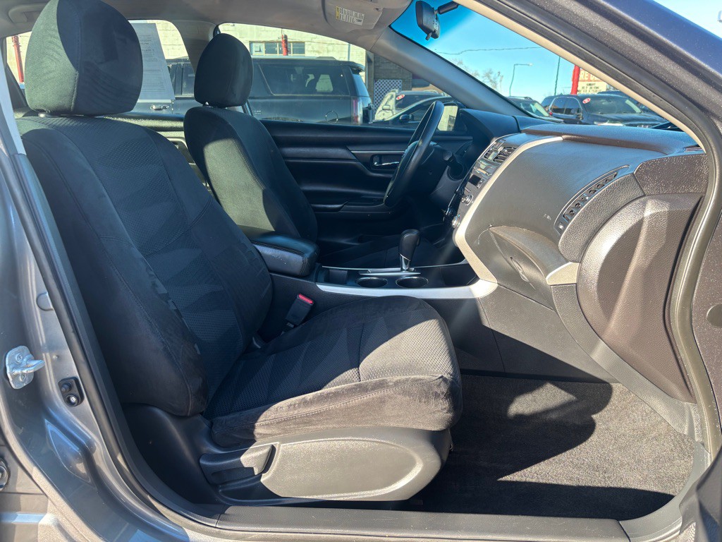 2015 Nissan Altima Image 9