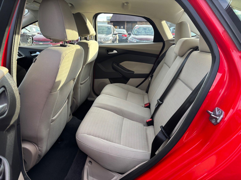 2012 Ford Focus Image 9