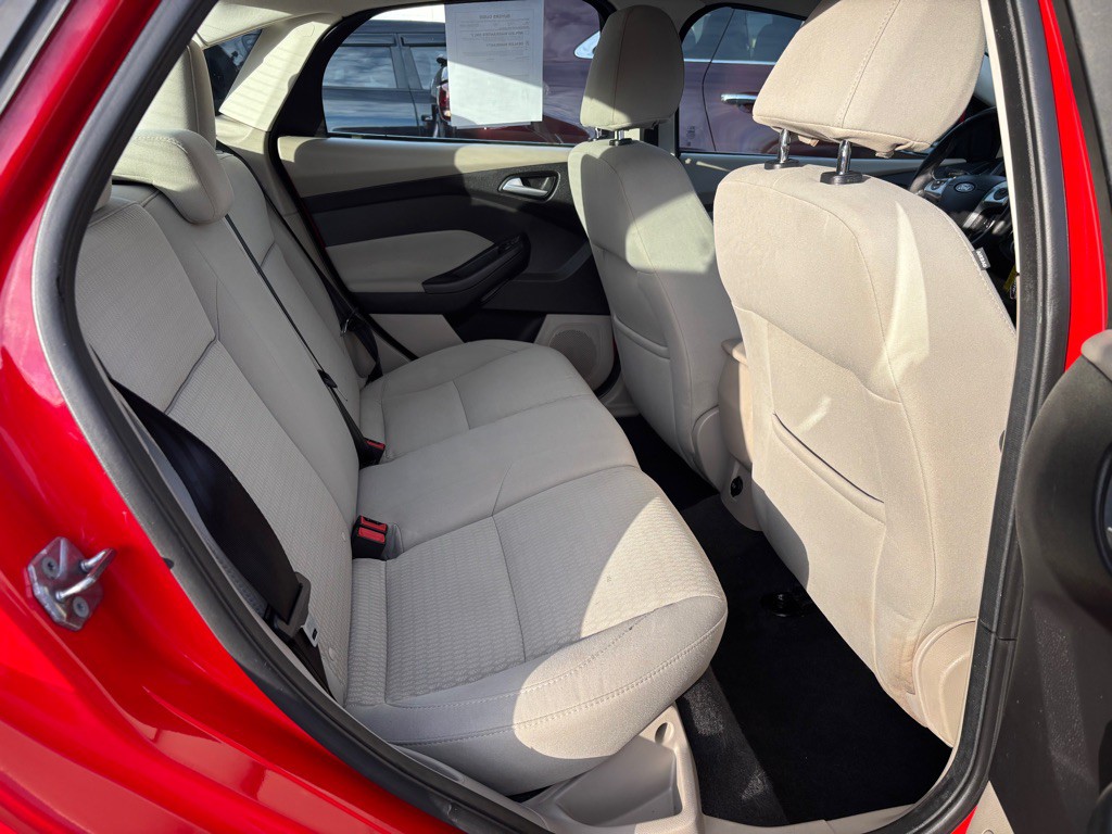 2012 Ford Focus Image 10
