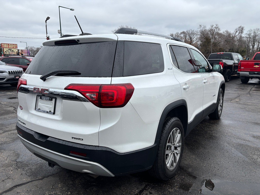 2017 GMC Acadia Image 4
