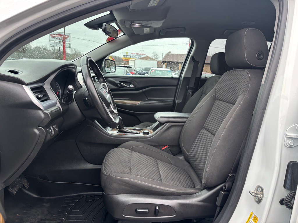 2017 GMC Acadia Image 7