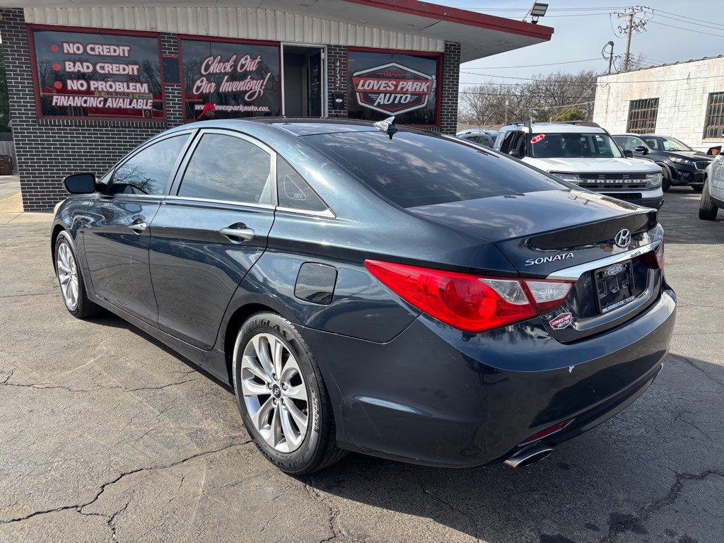 2013 Hyundai Sonata Image 3