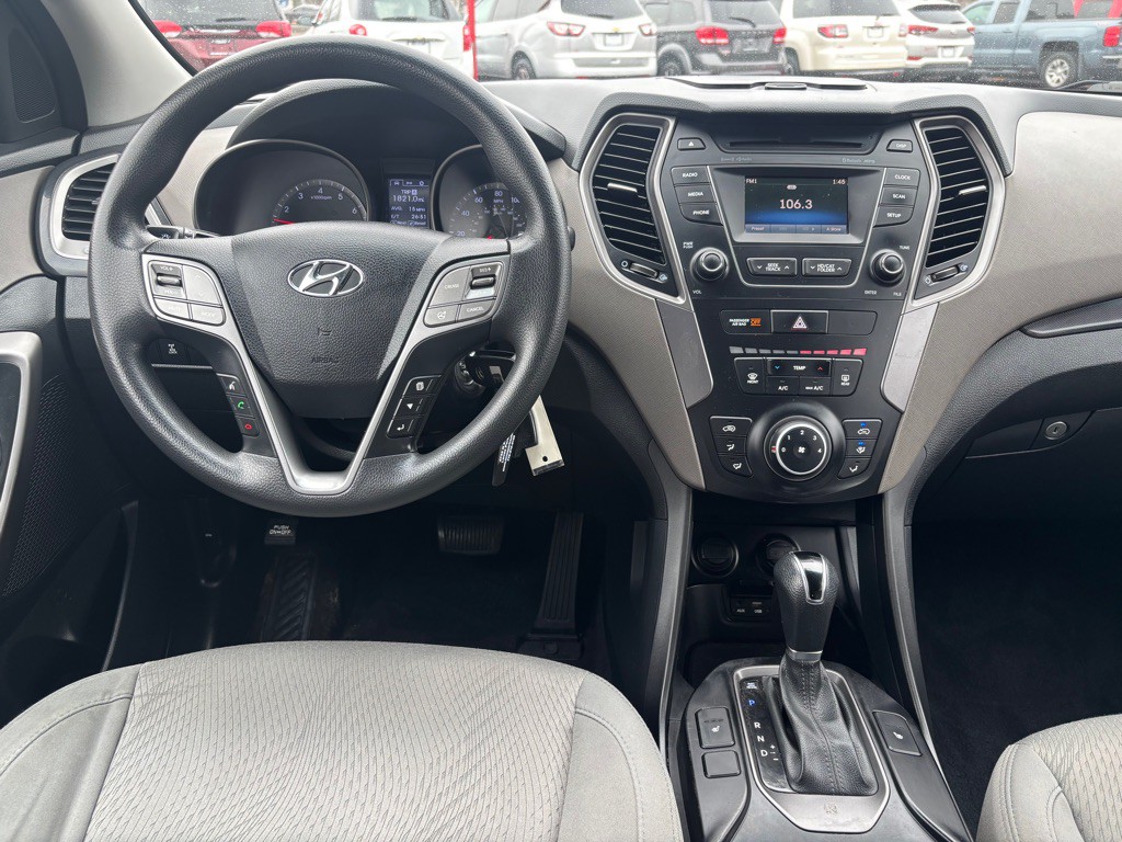 2016 Hyundai Santa Fe Sport Image 2