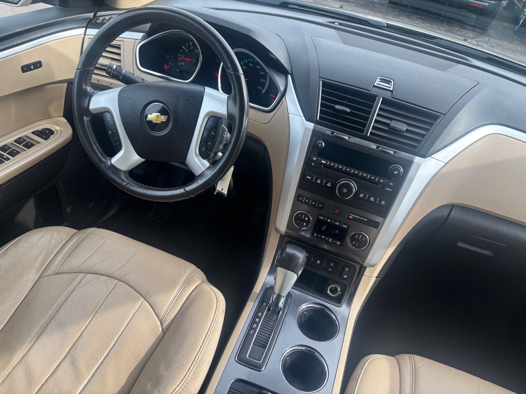 2011 Chevrolet Traverse Image 5