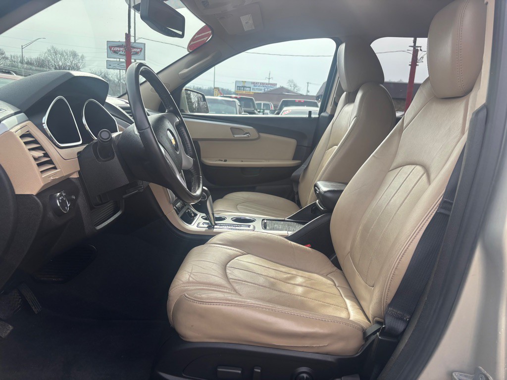 2011 Chevrolet Traverse Image 7