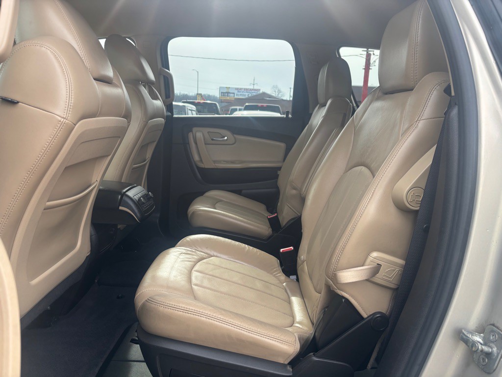 2011 Chevrolet Traverse Image 8