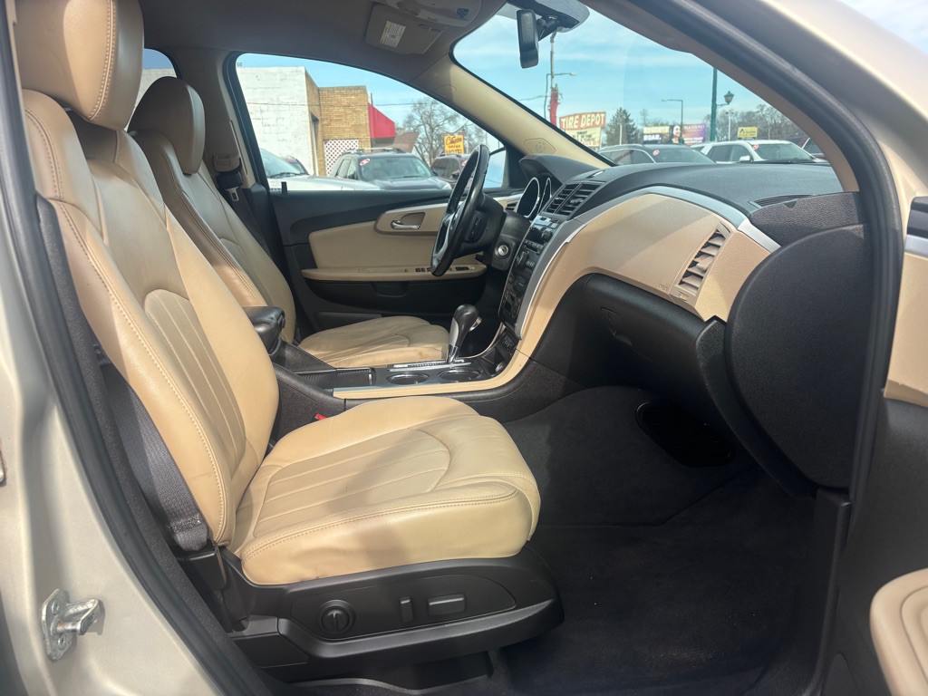 2011 Chevrolet Traverse Image 9