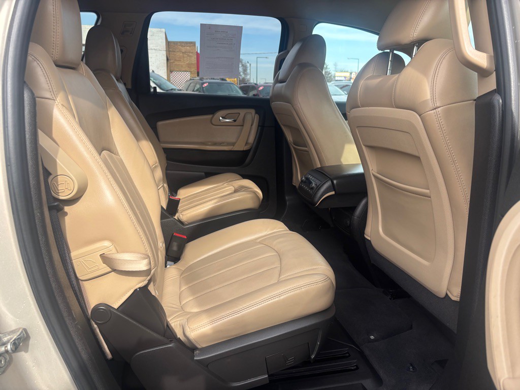2011 Chevrolet Traverse Image 10