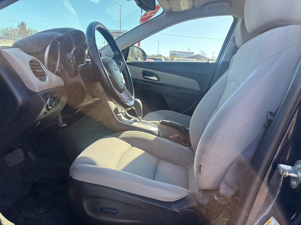 2014 Chevrolet Cruze Image 7