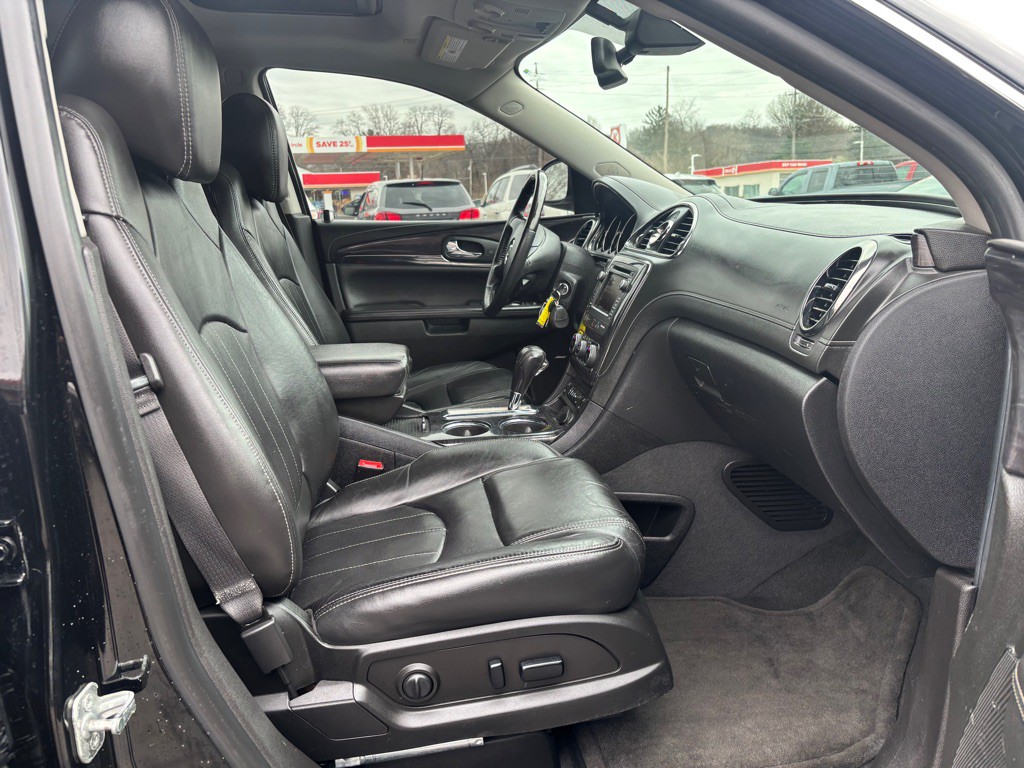 2017 Buick Enclave Image 10