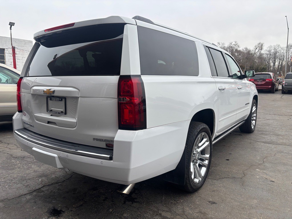 2020 Chevrolet Suburban Image 4