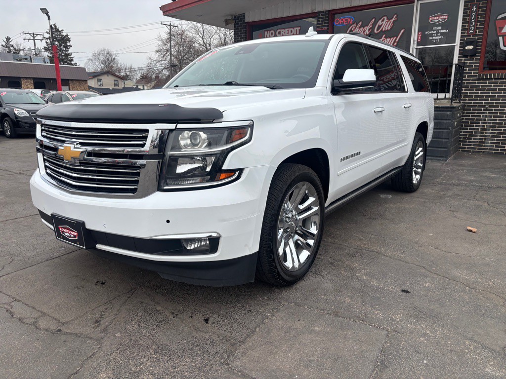 2020 Chevrolet Suburban Image 2