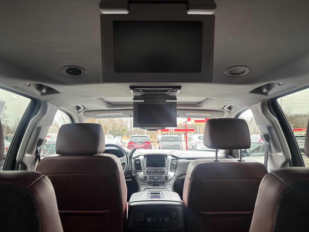 2020 Chevrolet Suburban Image 12