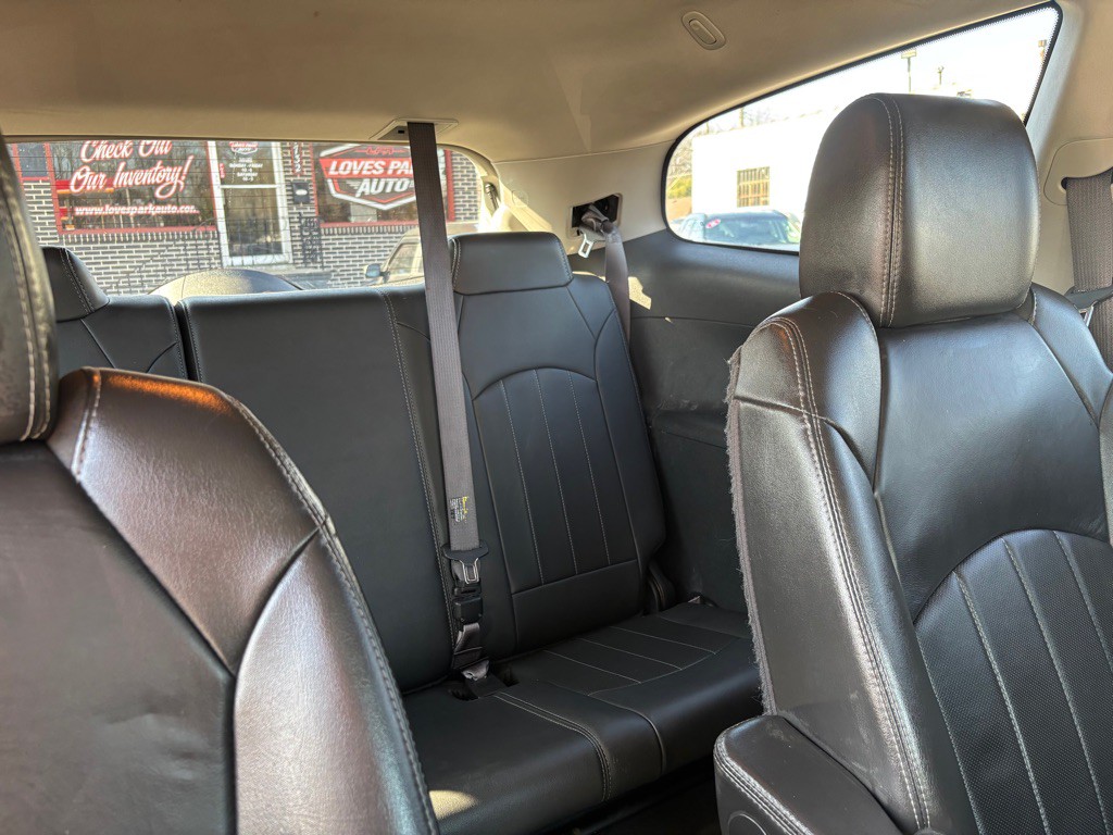2015 Buick Enclave Image 8