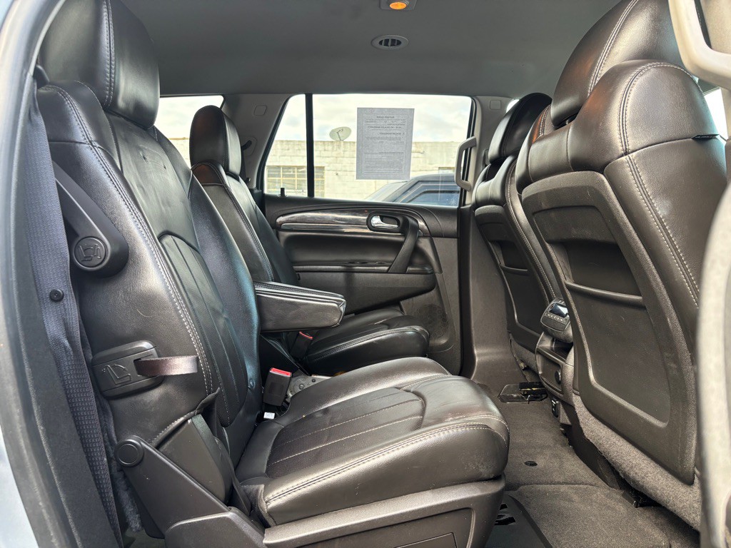 2015 Buick Enclave Image 12