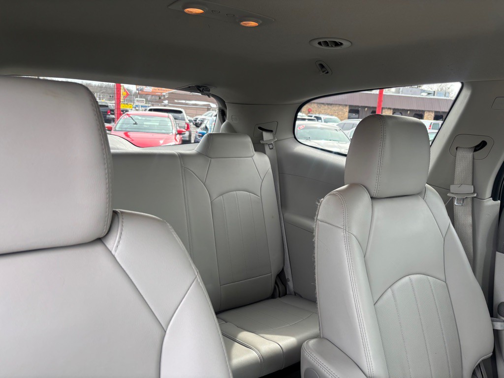 2017 Buick Enclave Image 11