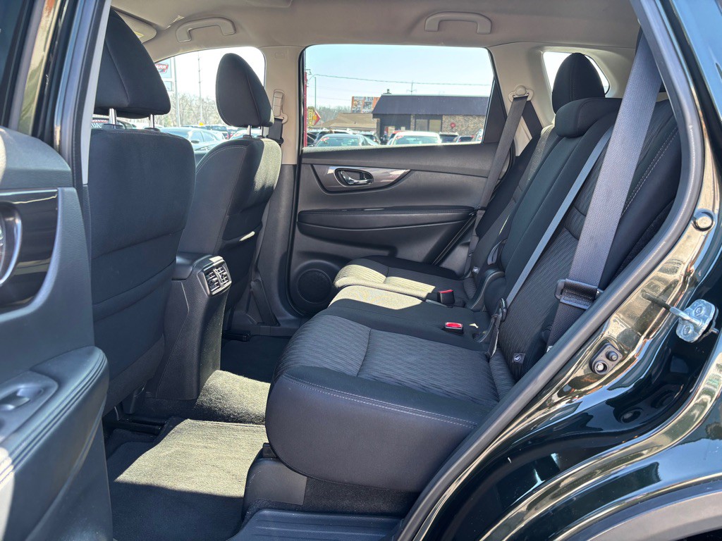 2018 Nissan Rogue Image 8