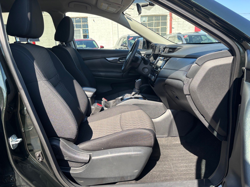 2018 Nissan Rogue Image 9