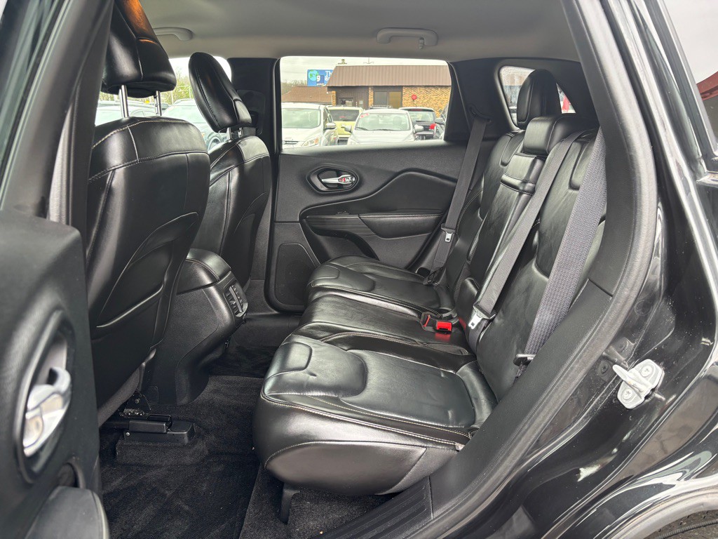 2015 Jeep Cherokee Image 8