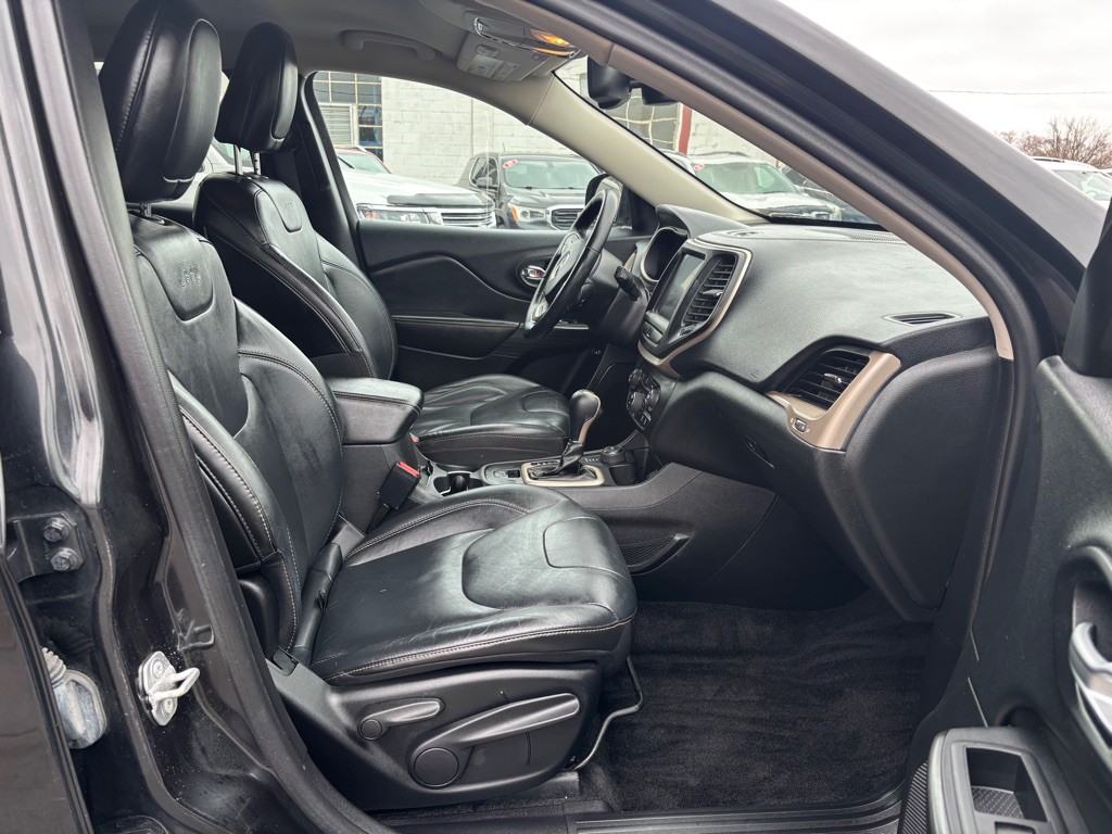 2015 Jeep Cherokee Image 9