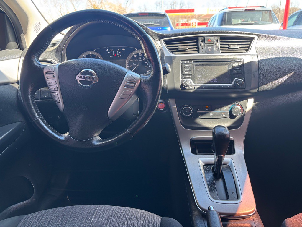 2015 Nissan Sentra Image 2