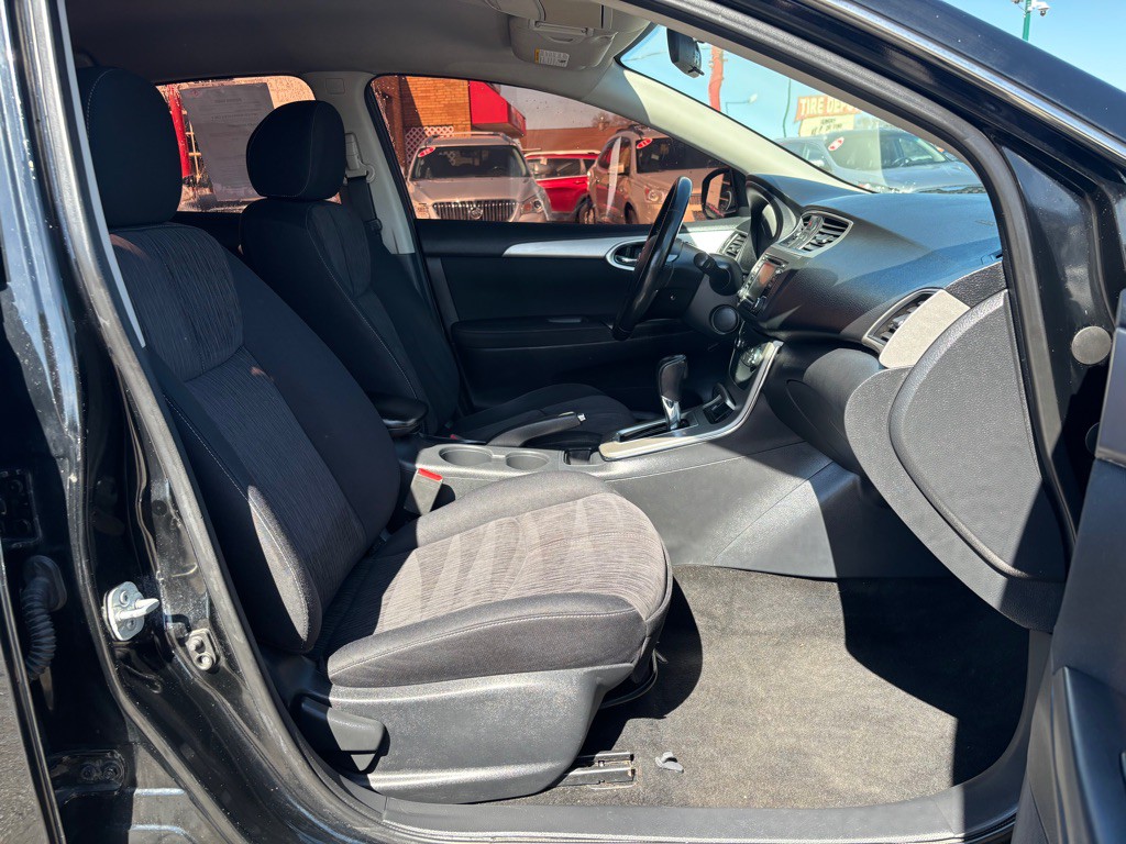 2015 Nissan Sentra Image 9