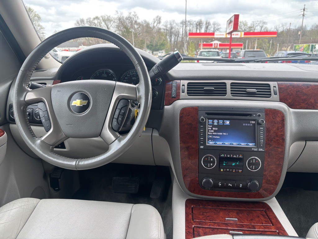 2013 Chevrolet Avalanche Image 5